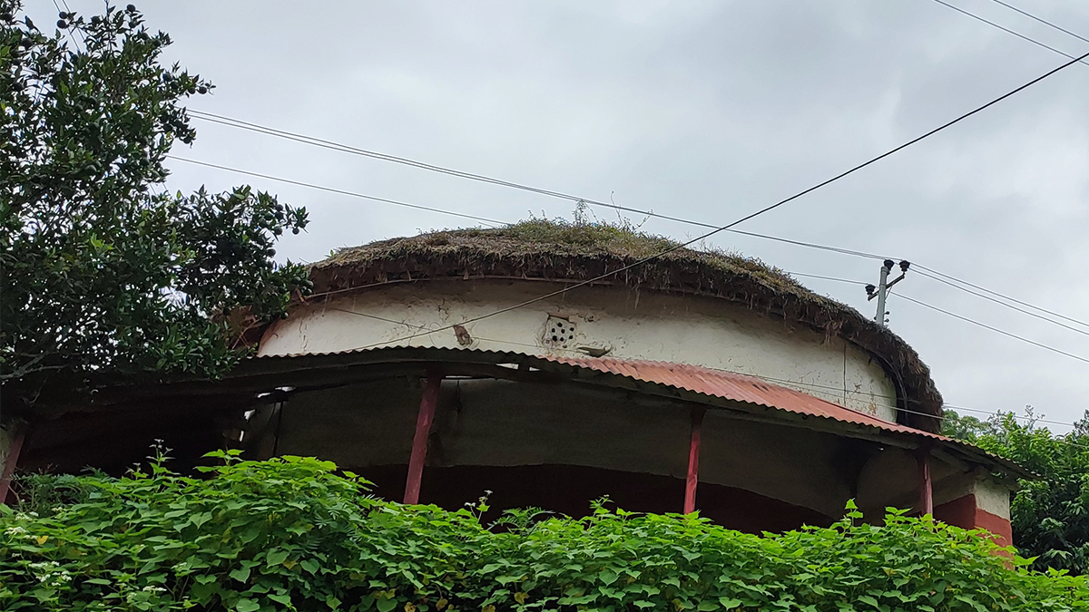 गाउँमा भेटिनै छाडे परम्परागत घुमाउने घर